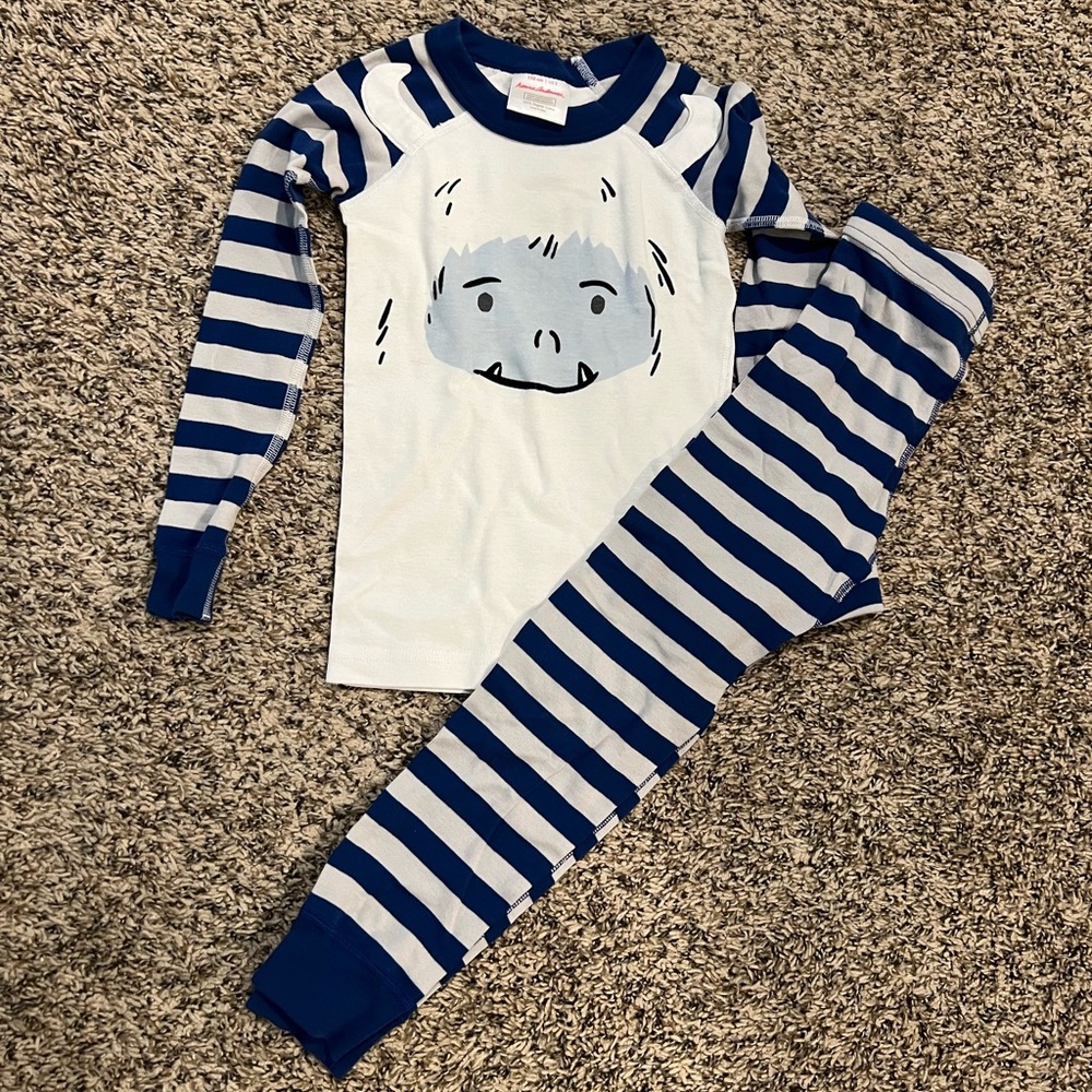 Hanna Andersson long sleeve pajamas size 5